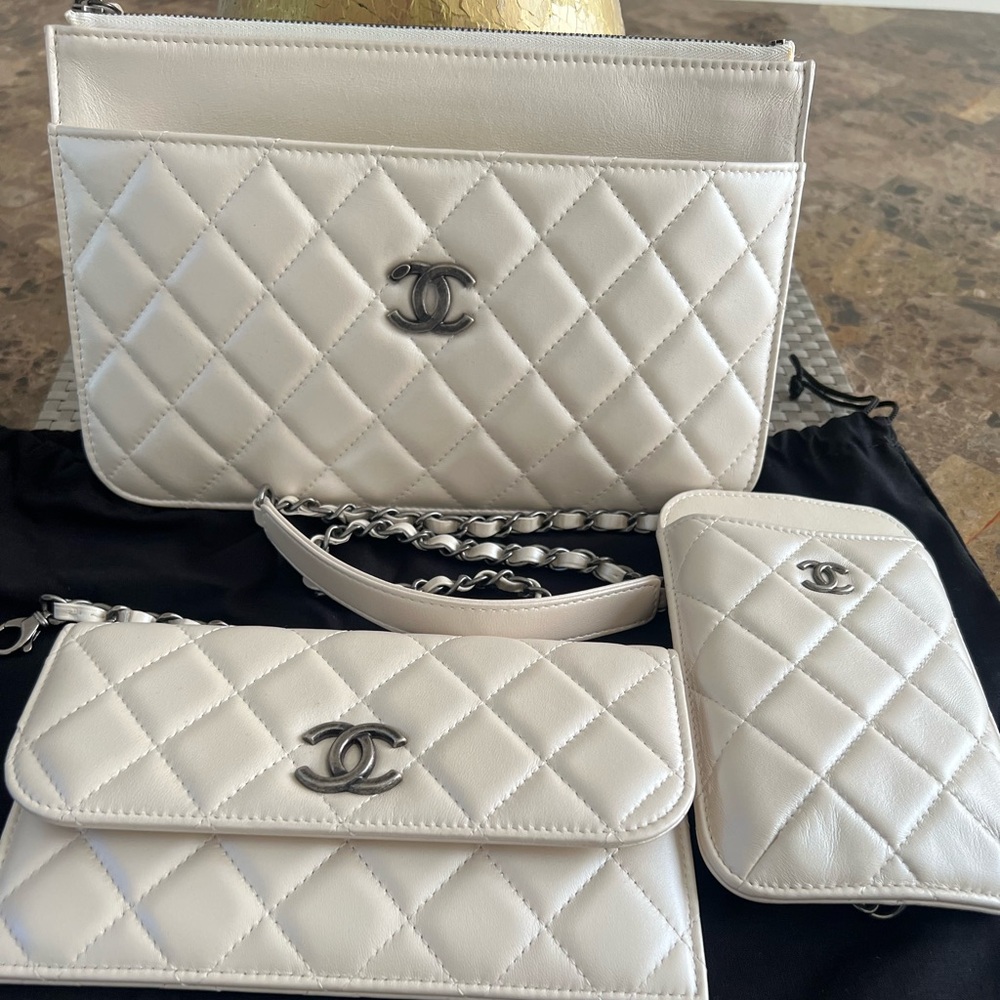 CHANEL
Multi Pochette Bag Iridescent White full set